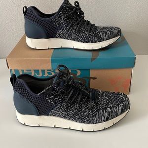 NIB OTBT Marine navy slip ons